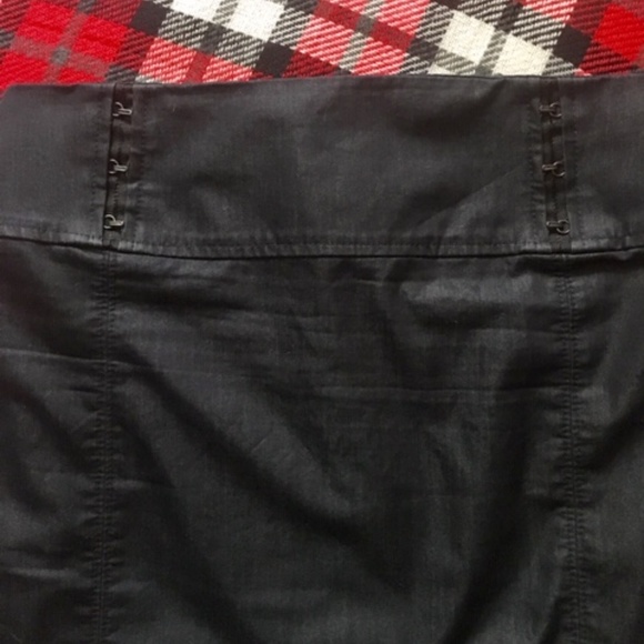 Express Skirt - Picture 3 of 5